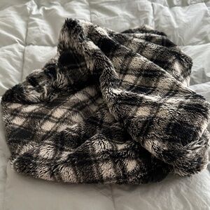 Anthropologie Sleeping on Snow Black Plaid Faux Fur Infinity scarf